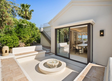EXCEPTIONAL VILLA WITH STUNNING INTERIORS AND OUTDOOR SPACES IN NUEVA ANDALUCÍA
