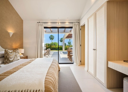 EXCEPTIONAL VILLA WITH STUNNING INTERIORS AND OUTDOOR SPACES IN NUEVA ANDALUCÍA