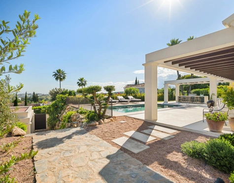 Villa for sale in Nueva Andalucia, Marbella