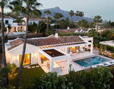 Villa for sale in Nueva Andalucia, Marbella
