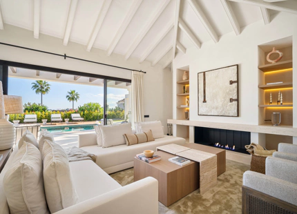 EXCEPTIONAL VILLA WITH STUNNING INTERIORS AND OUTDOOR SPACES IN NUEVA ANDALUCÍA