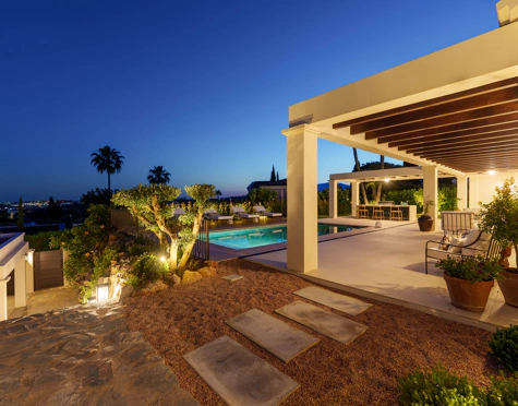 Villa for sale in Nueva Andalucia, Marbella