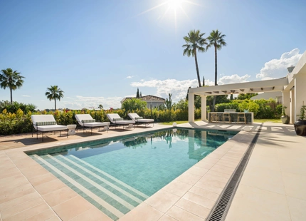 EXCEPTIONAL VILLA WITH STUNNING INTERIORS AND OUTDOOR SPACES IN NUEVA ANDALUCÍA