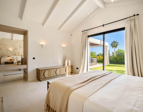 Villa for sale in Nueva Andalucia, Marbella