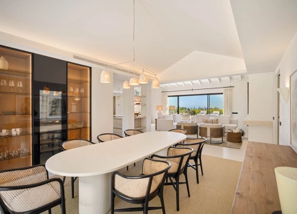 EXCEPTIONAL VILLA WITH STUNNING INTERIORS AND OUTDOOR SPACES IN NUEVA ANDALUCÍA