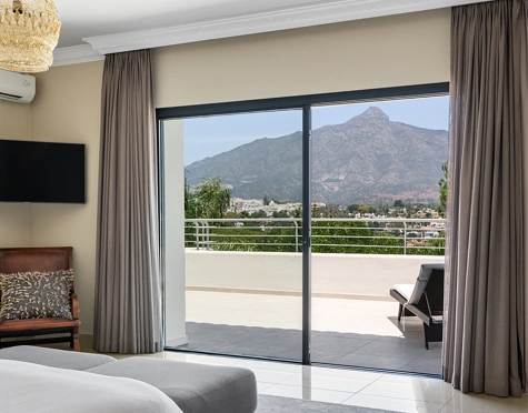 Villa for sale in Las Brisas, Nueva Andalucia