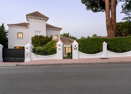 PRIVATE VILLA IN THE HEART OF NUEVA ANDALUCIA
