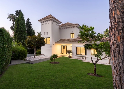 PRIVATE VILLA IN THE HEART OF NUEVA ANDALUCIA