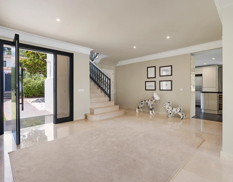 Villa for sale in Las Brisas, Nueva Andalucia