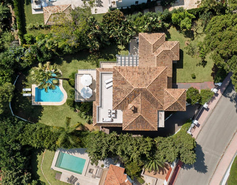 Villa for sale in Las Brisas, Nueva Andalucia