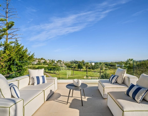 Villa en venta en Los Naranjos, Nueva Andalucia