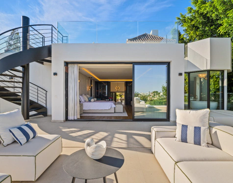 Villa en venta en Los Naranjos, Nueva Andalucia
