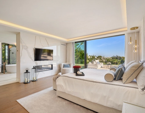 Villa en venta en Los Naranjos, Nueva Andalucia
