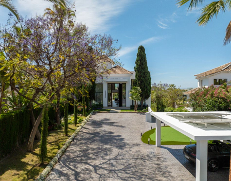 Villa en venta en Los Naranjos, Nueva Andalucia