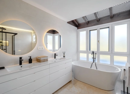 EXCLUSIVO ÁTICO DÚPLEX EN PRIMERA LÍNEA DE PLAYA A PASOS DE PUERTO BANÚS, MARBELLA