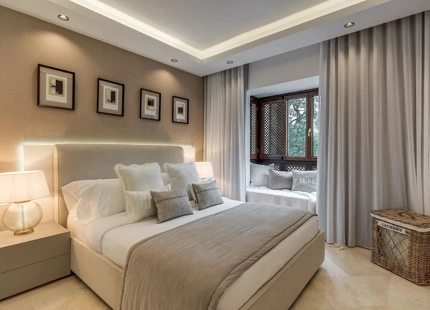 EXCLUSIVO ÁTICO DÚPLEX EN PRIMERA LÍNEA DE PLAYA A PASOS DE PUERTO BANÚS, MARBELLA