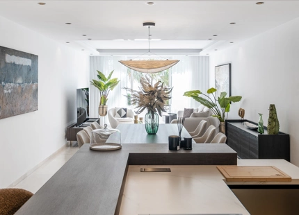 EXCLUSIVO ÁTICO DÚPLEX EN PRIMERA LÍNEA DE PLAYA A PASOS DE PUERTO BANÚS, MARBELLA