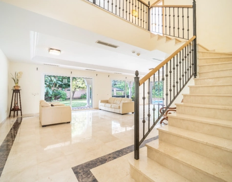 Villa for sale in Paraiso Barronal, Estepona East
