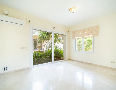 Villa for sale in Paraiso Barronal, Estepona East