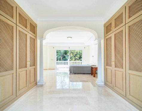 Villa for sale in Paraiso Barronal, Estepona East