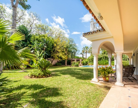 Villa for sale in Paraiso Barronal, Estepona East