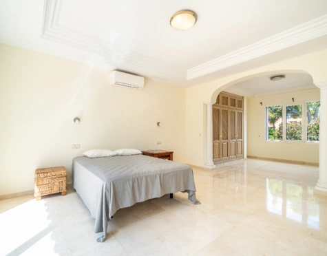 Villa for sale in Paraiso Barronal, Estepona East