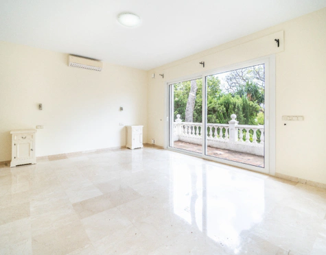 Villa for sale in Paraiso Barronal, Estepona East