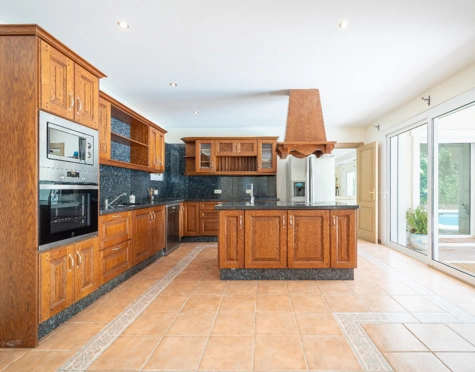 Villa for sale in Paraiso Barronal, Estepona East