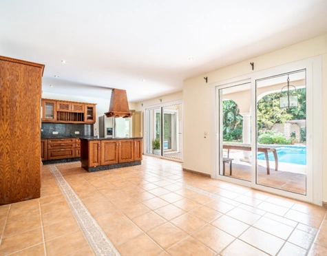 Villa for sale in Paraiso Barronal, Estepona East