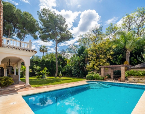 Villa for sale in Paraiso Barronal, Estepona East