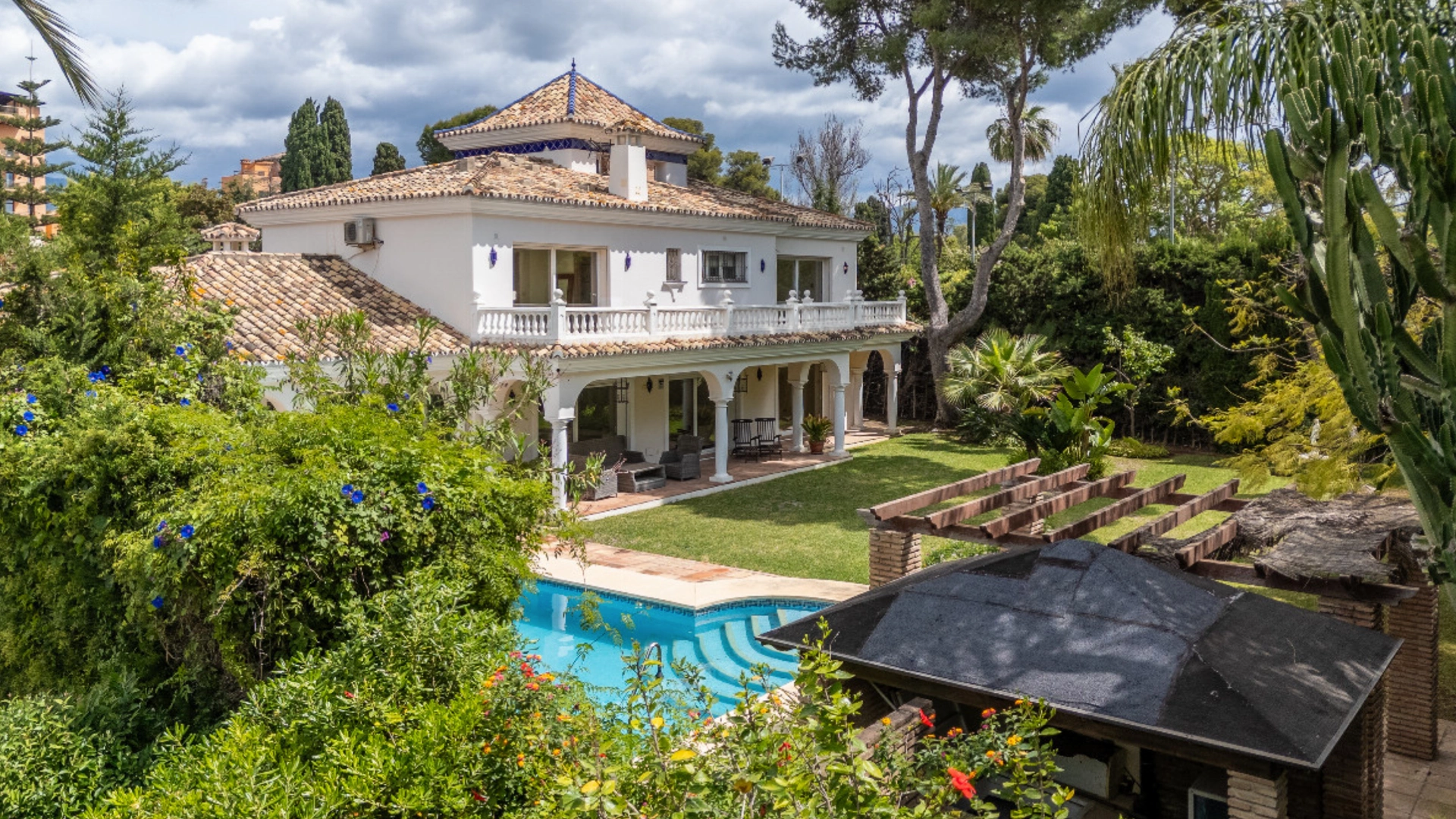 Villa en venta en Paraiso Barronal, Estepona Este