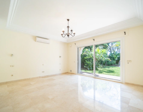 Villa for sale in Paraiso Barronal, Estepona East