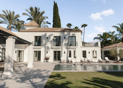 VILLA REFINADA EN EL CORAZÓN DEL VALLE DEL GOLF DE NUEVA ANDALUCÍA