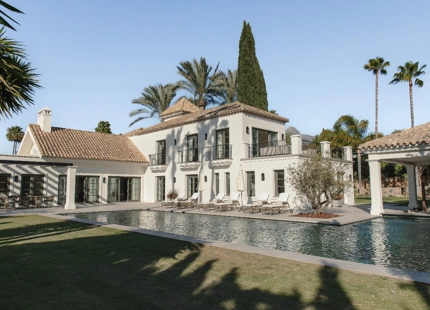 VILLA REFINADA EN EL CORAZÓN DEL VALLE DEL GOLF DE NUEVA ANDALUCÍA