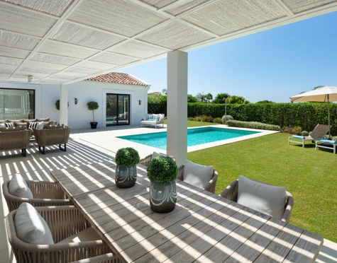 Villa en venta en Los Naranjos Golf, Nueva Andalucia