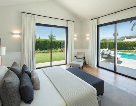Villa en venta en Los Naranjos Golf, Nueva Andalucia