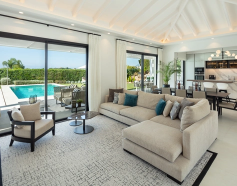 Villa en venta en Los Naranjos Golf, Nueva Andalucia