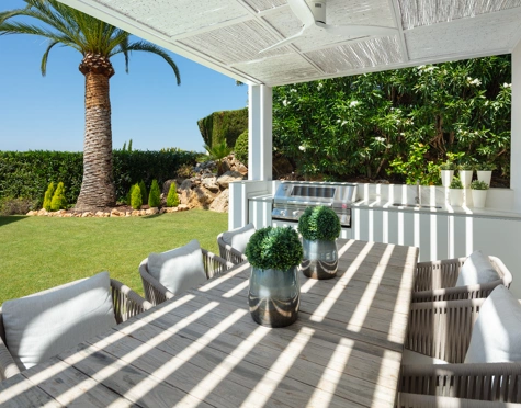 Villa en venta en Los Naranjos Golf, Nueva Andalucia
