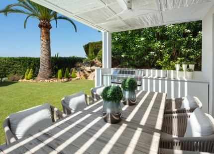 VILLA ANDALUZA MODERNA CERCA DEL CLUB DE GOLF LOS NARANJOS