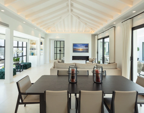 Villa en venta en Los Naranjos Golf, Nueva Andalucia