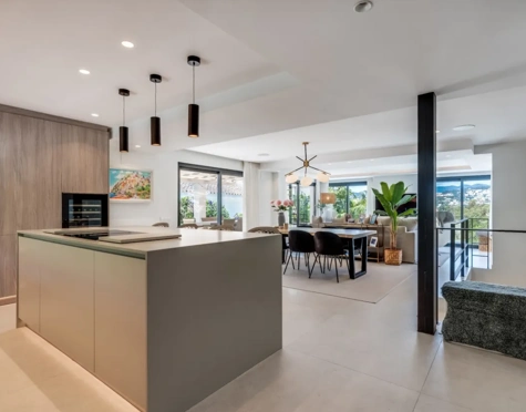 Villa for sale in Nueva Andalucia, Marbella