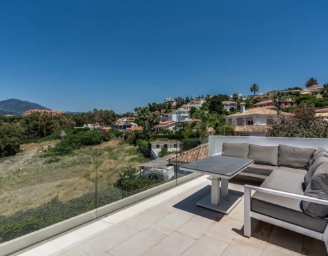Villa for sale in Nueva Andalucia, Marbella