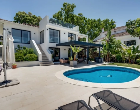 Villa for sale in Nueva Andalucia, Marbella