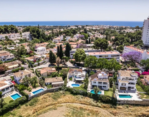 Villa for sale in Nueva Andalucia, Marbella