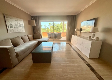 Elegante Apartamento de 3 dormitorios en Toplage de Marbella – Embrujo
