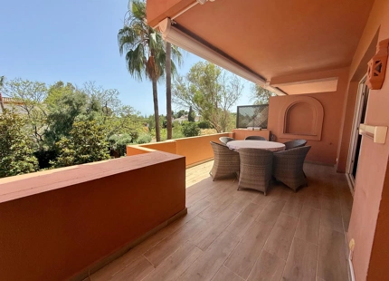 Elegante Apartamento de 3 dormitorios en Toplage de Marbella – Embrujo
