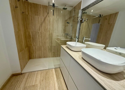 Elegante Apartamento de 3 dormitorios en Toplage de Marbella – Embrujo