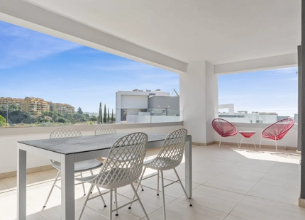 MODERN PENTHOUSE IN GATED COMMUNITY FOR SALE IN SELWO, ESTEPONA
