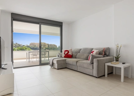 MODERN PENTHOUSE IN GATED COMMUNITY FOR SALE IN SELWO, ESTEPONA