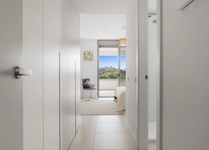 MODERN PENTHOUSE IN GATED COMMUNITY FOR SALE IN SELWO, ESTEPONA